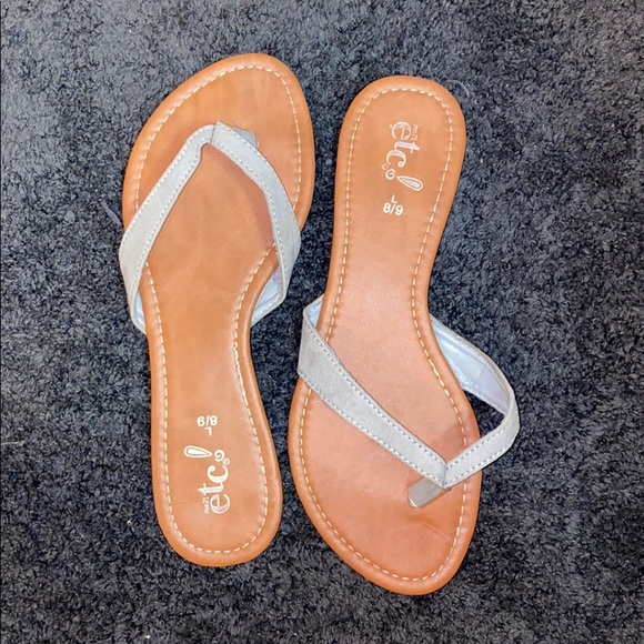 Rue21 Shoes - EUC Rue 21 gray flip flops